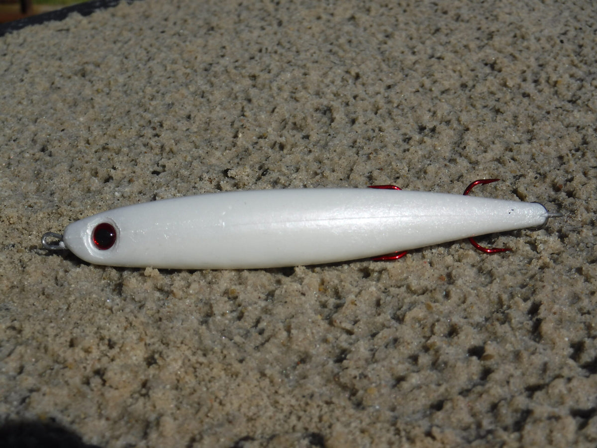 Crossfire 110 mm lure, Pearl White, manufacturer photograph